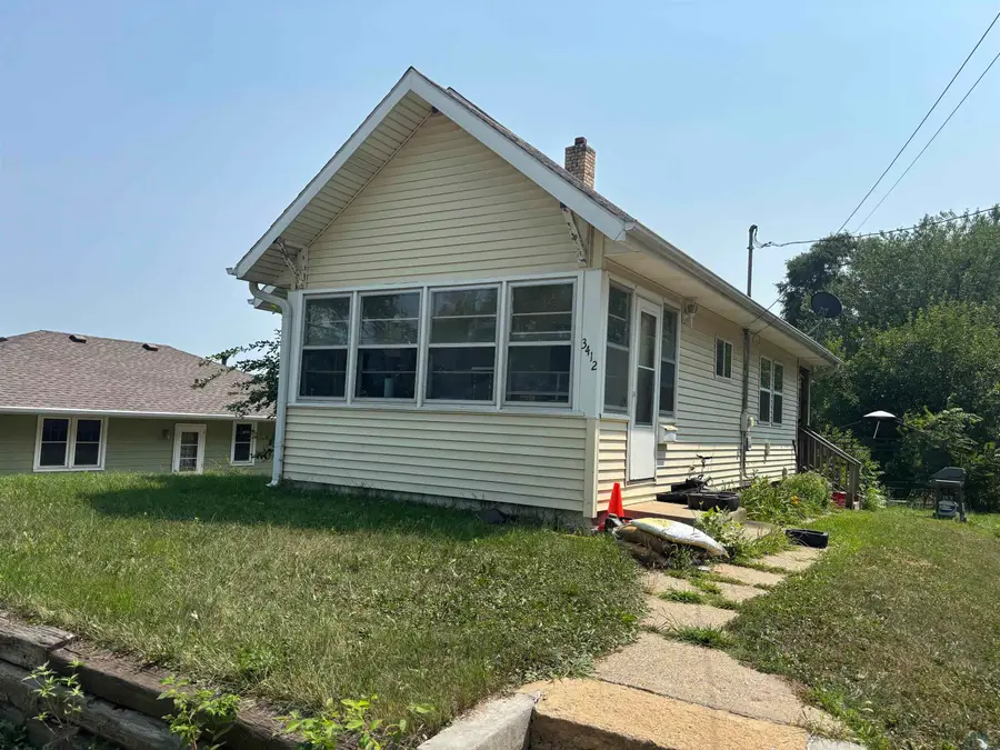 3412 Marshall Ave, Sioux City, IA 51106 - #3
