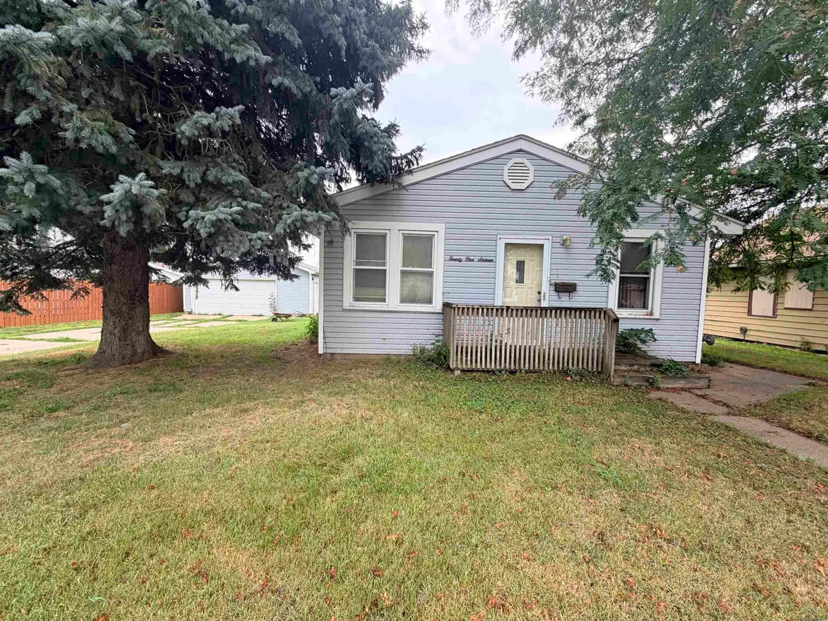 2116 Myrtle St, Sioux City, IA 51103 - #1