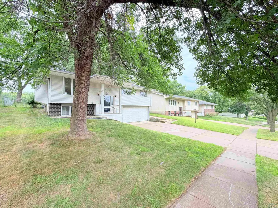 3208 Cheyenne Blvd., Sioux City, IA 51104 - #3
