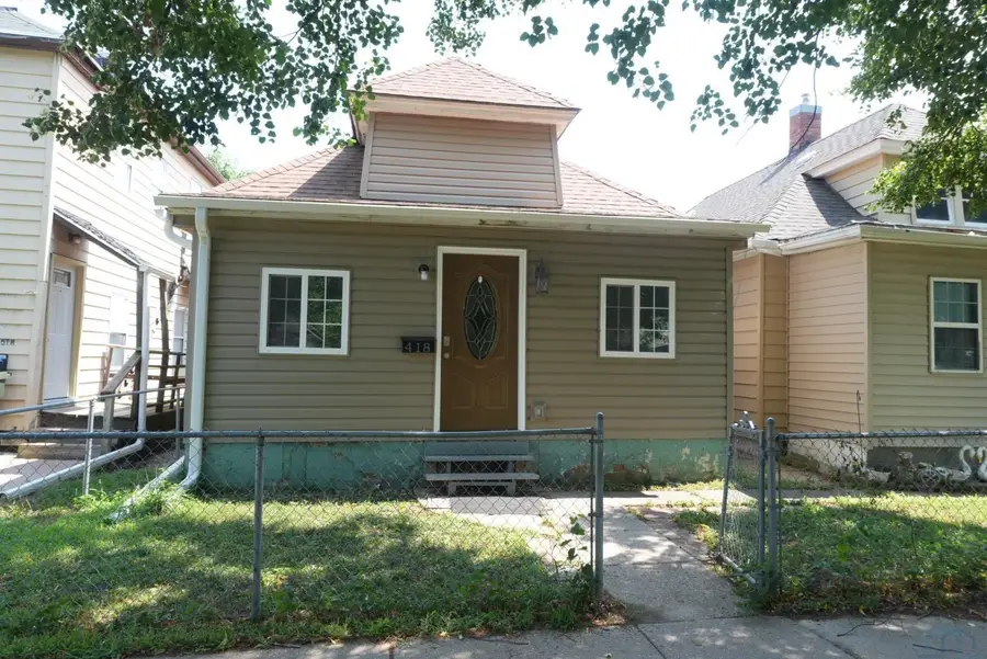 418 OMAHA ST, Sioux City, IA 51103 - #2