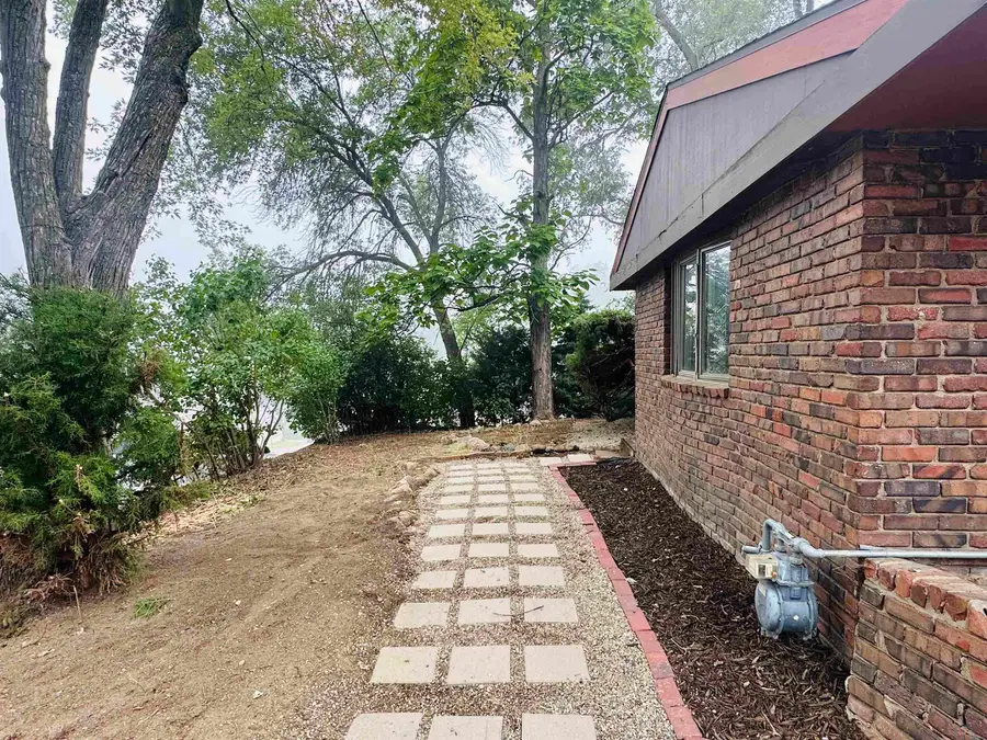 716 Alice St, Sioux City, IA 51105 - #3