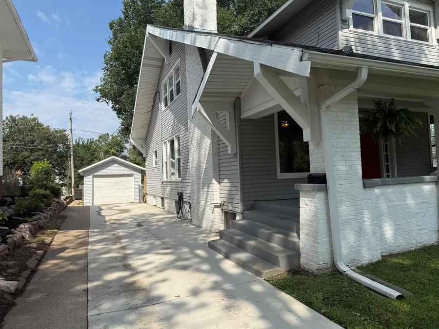 3231 Jackson Street, Sioux City, IA 51104 - #2