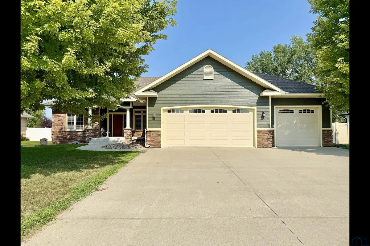 120 Rottunda, South Sioux City, NE 68776 - #1