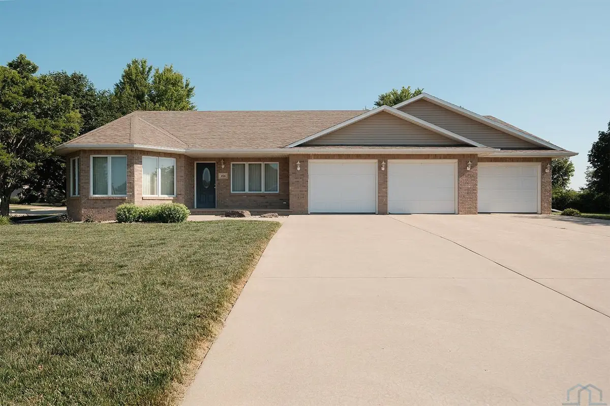 426 14th Street SE, Sioux Center, IA 51250 - #1