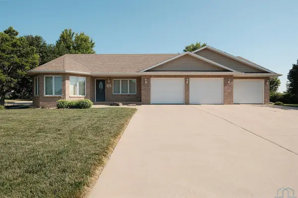 426 14th Street SE, Sioux Center, IA 51250