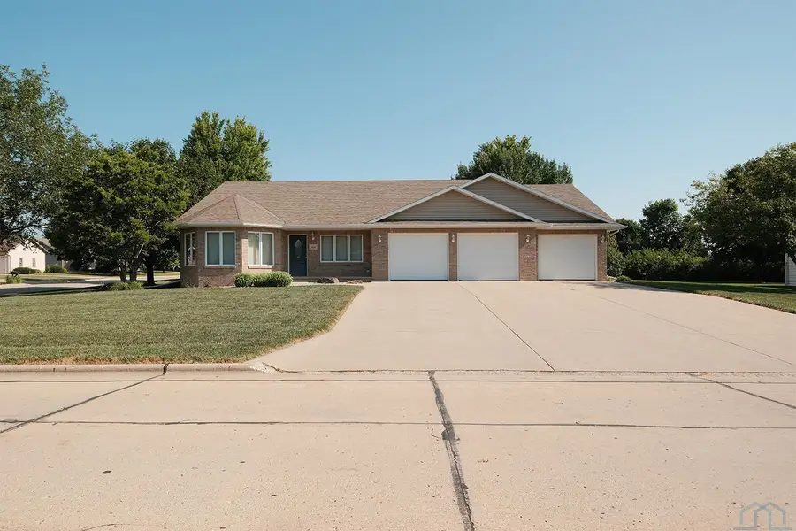 426 14th Street SE, Sioux Center, IA 51250 - #2