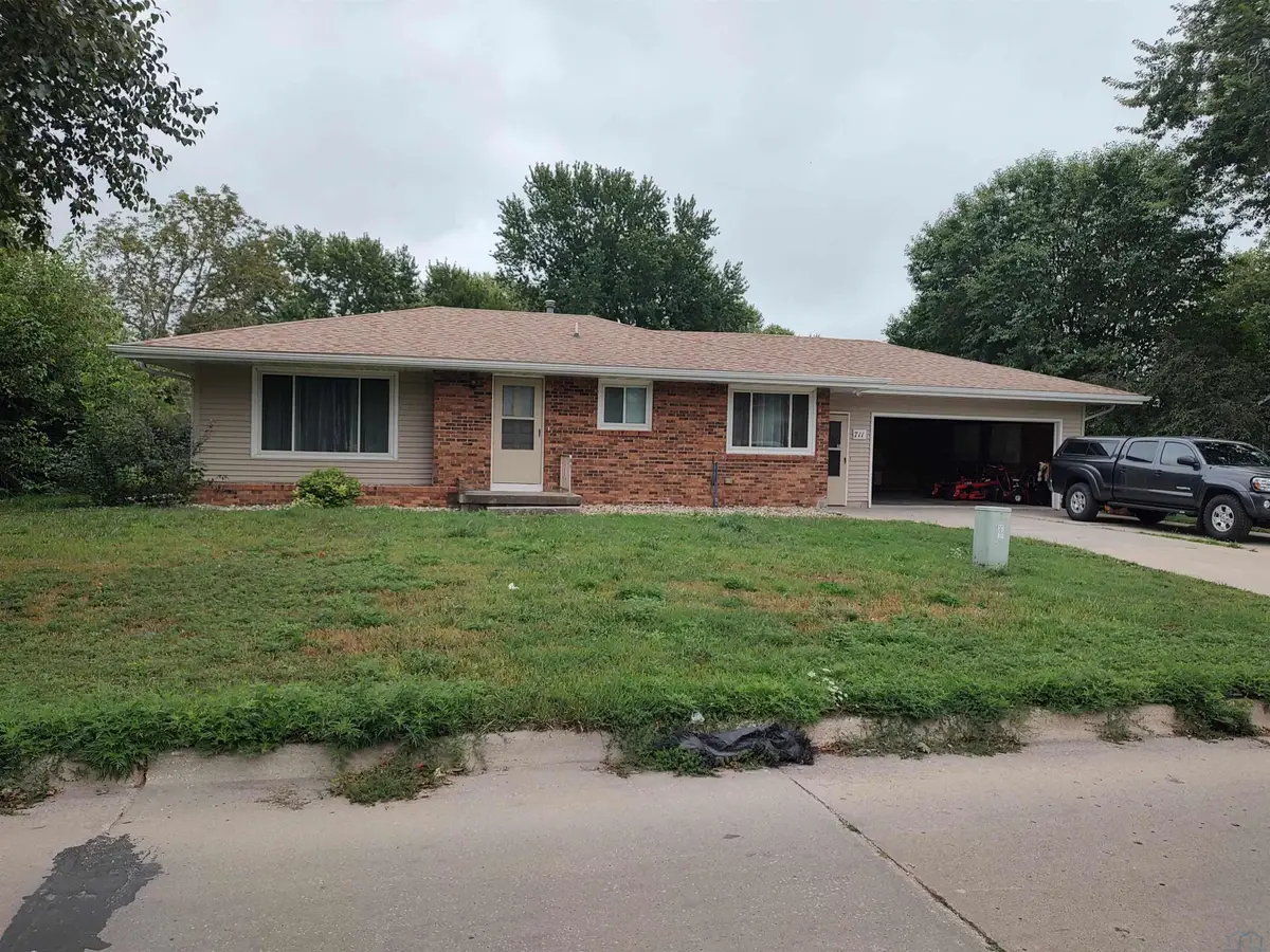 711 Geisinger, Storm Lake, IA 50588 - #1