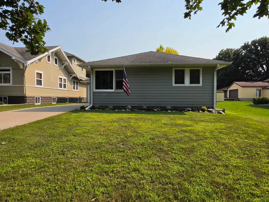 1018 10th Street, Sheldon, IA 51201 - #2