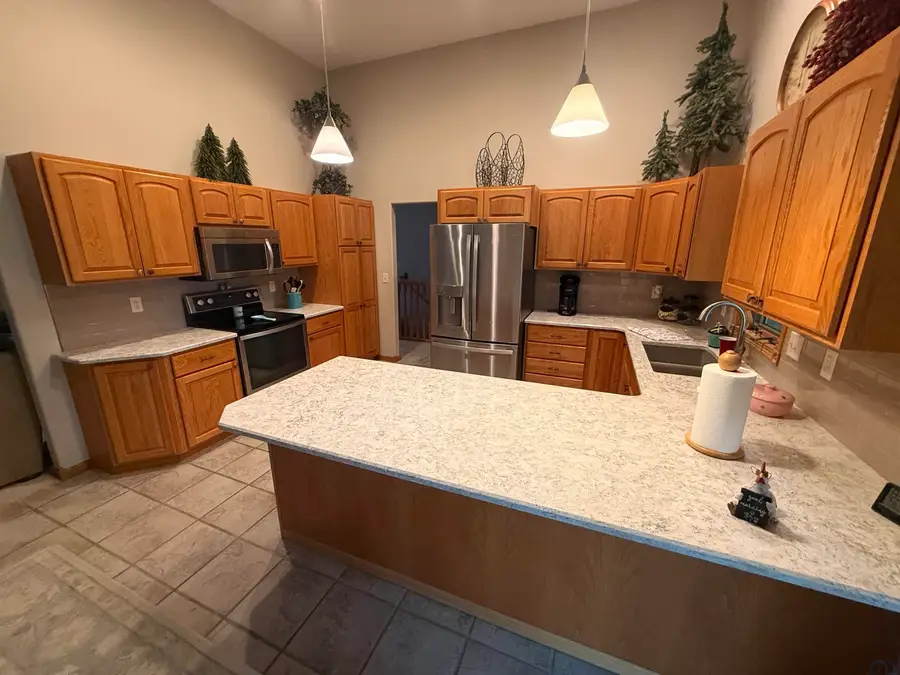 4600 FIELDSTONE COURT, Sioux City, IA 51106 - #2