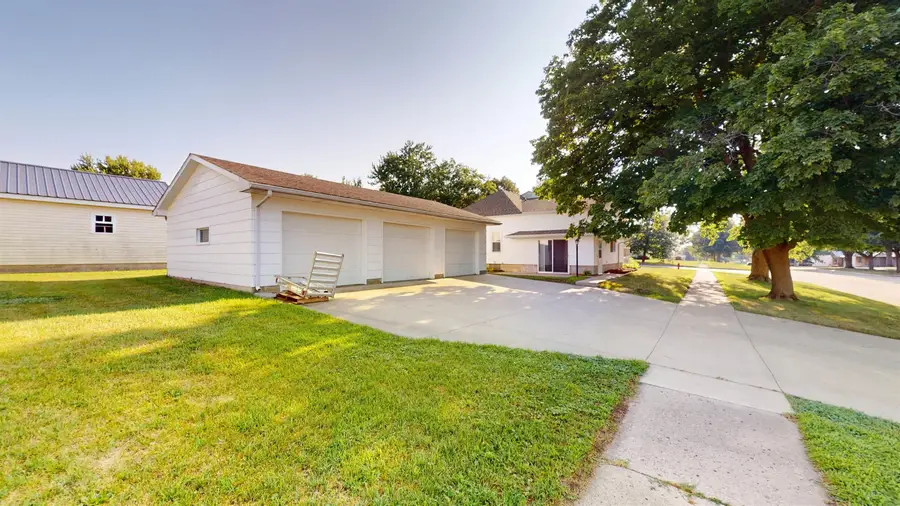401 Peterson St, Alta, IA 51002 - #3