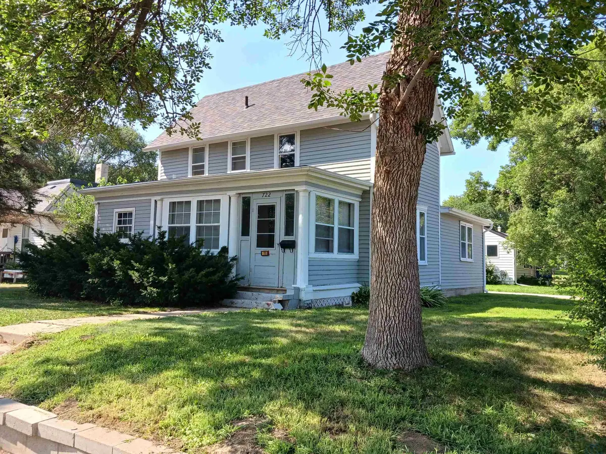 722 E MAIN, Vermillion, SD 57069 - #1