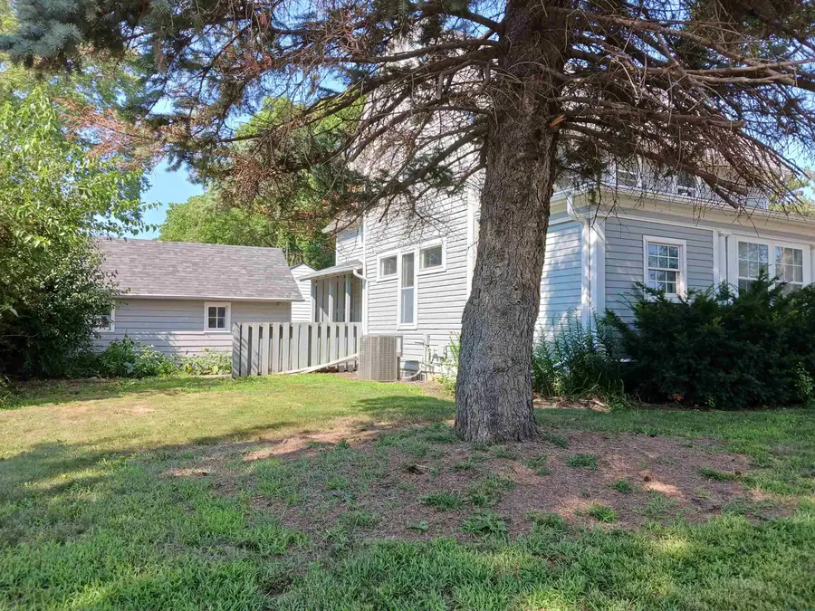 722 E MAIN, Vermillion, SD 57069 - #2