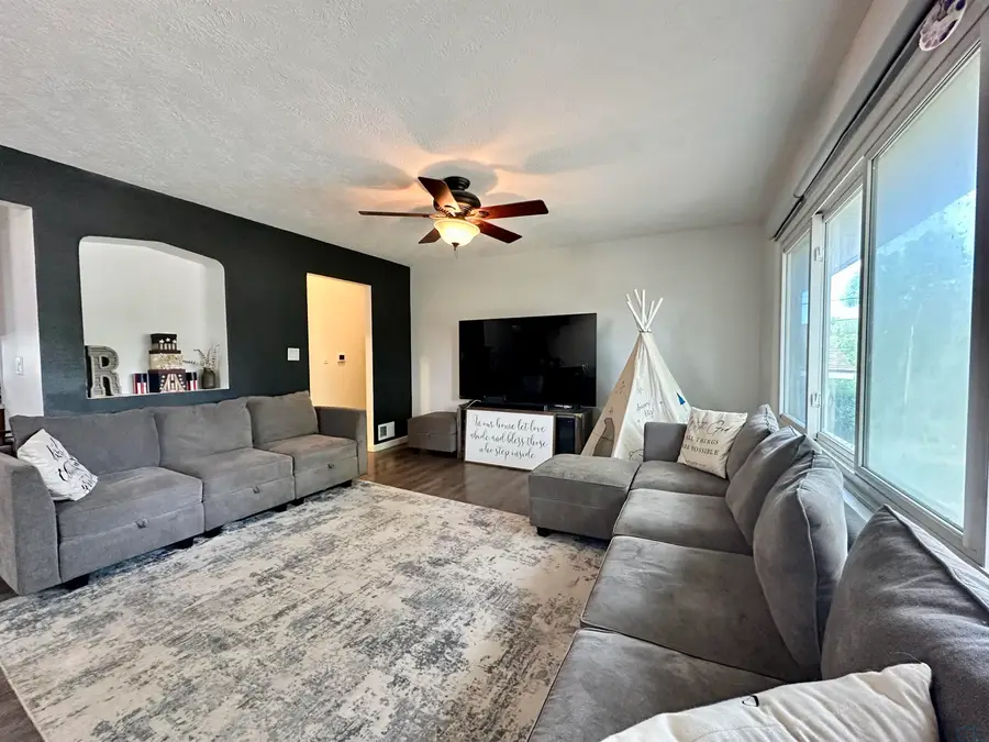 3324 COURT ST, Sioux City, IA 51104 - #3