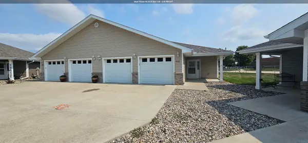 410 MAUPIN LN, Sergeant Bluff, IA 51054