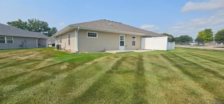 410 MAUPIN LN, Sergeant Bluff, IA 51054 - #2