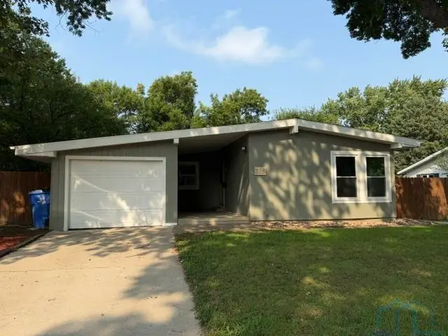 316 Prentis Ave., Vermillion, SD 57069 - #1
