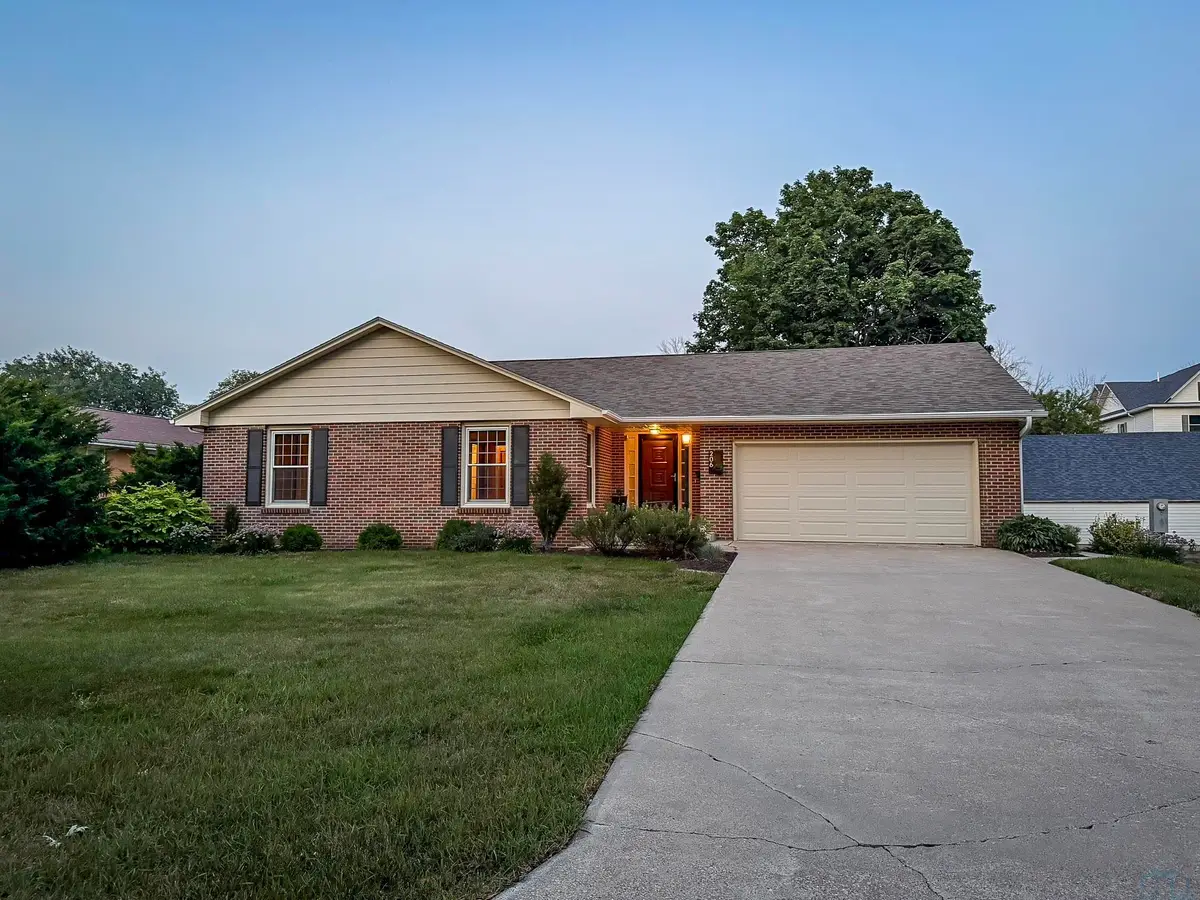 206 NW 8th St, Pocahontas, IA 50574 - #1