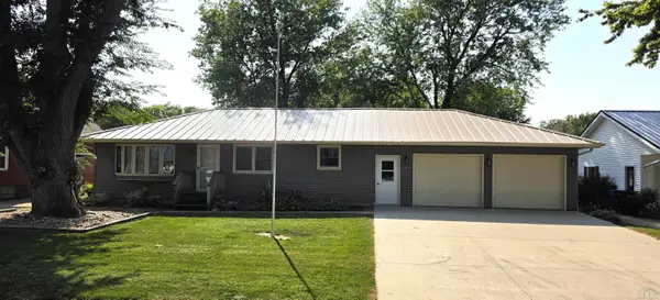 809 O'Brien St, Sanborn, IA 51248