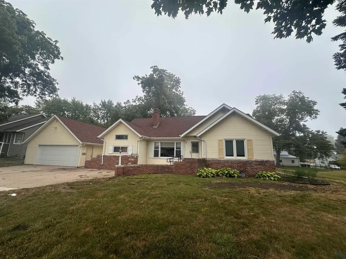 3 VISTA DR, Storm Lake, IA 50588 - #1