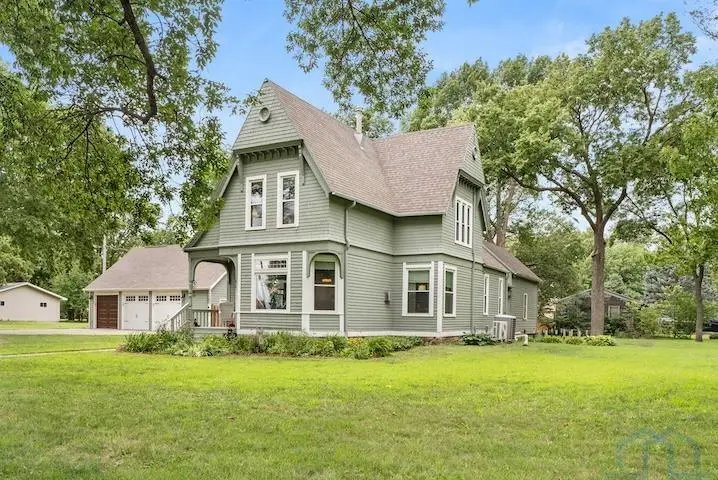 400 Kingsbury, Gayville, SD 57031 - #1