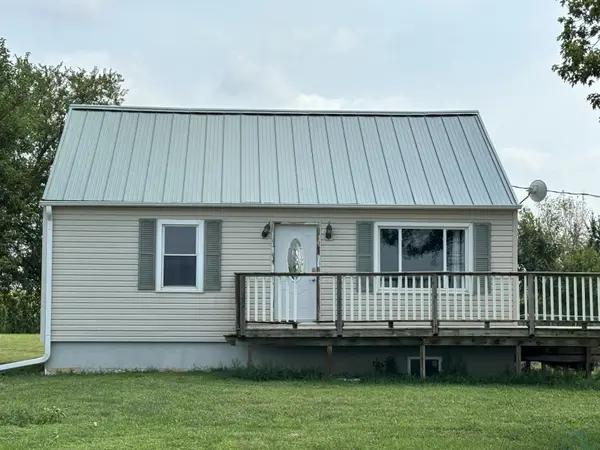 3070 Cass Ave, Salix, IA 51052