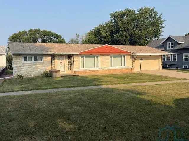 614 Fulton St, Remsen, IA 51050 - #1