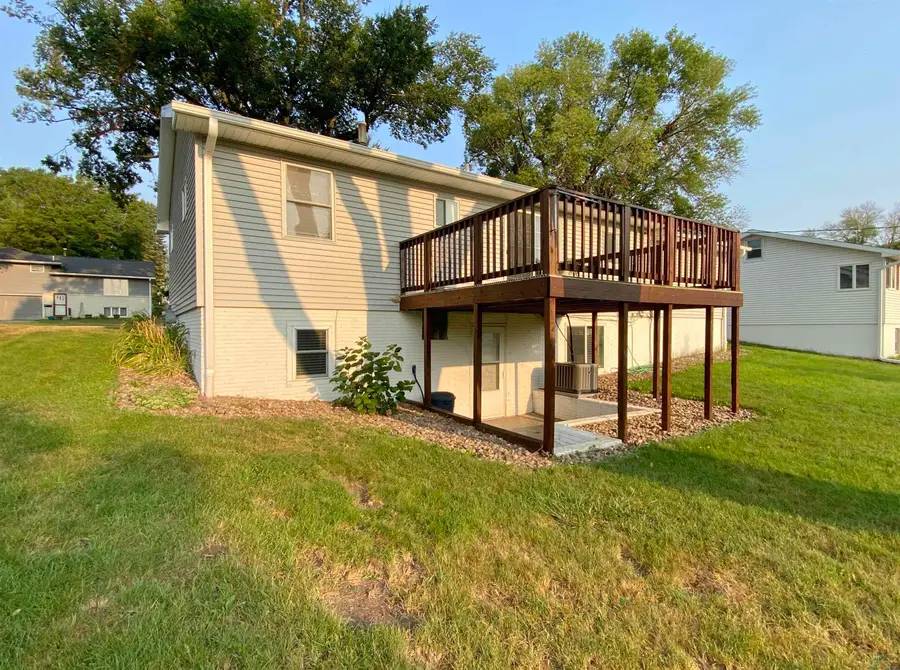 504 6th Ave SE, America, IA 51031 - #3