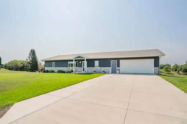 26800 ASH ST, Hinton, IA 51024
