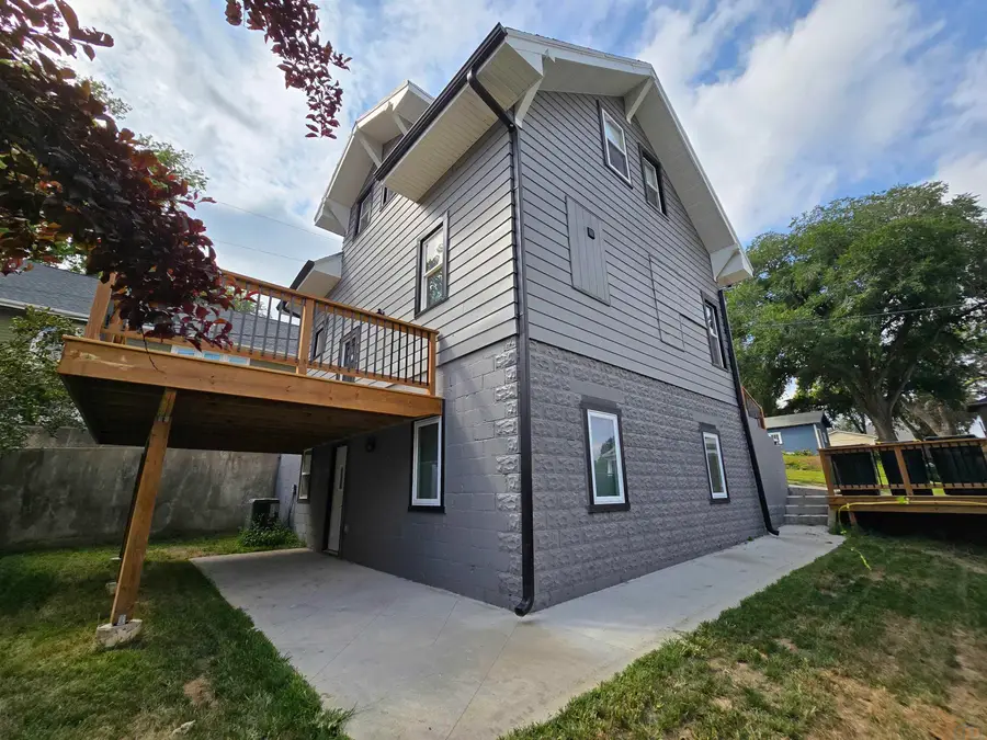 1040 Hill Ave, Sioux City, IA 51104 - #3