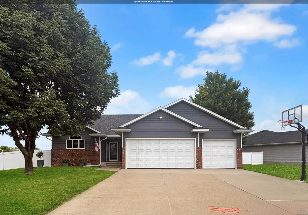 904 Clairmont Circle, Sergeant Bluff, IA 51054 - #1