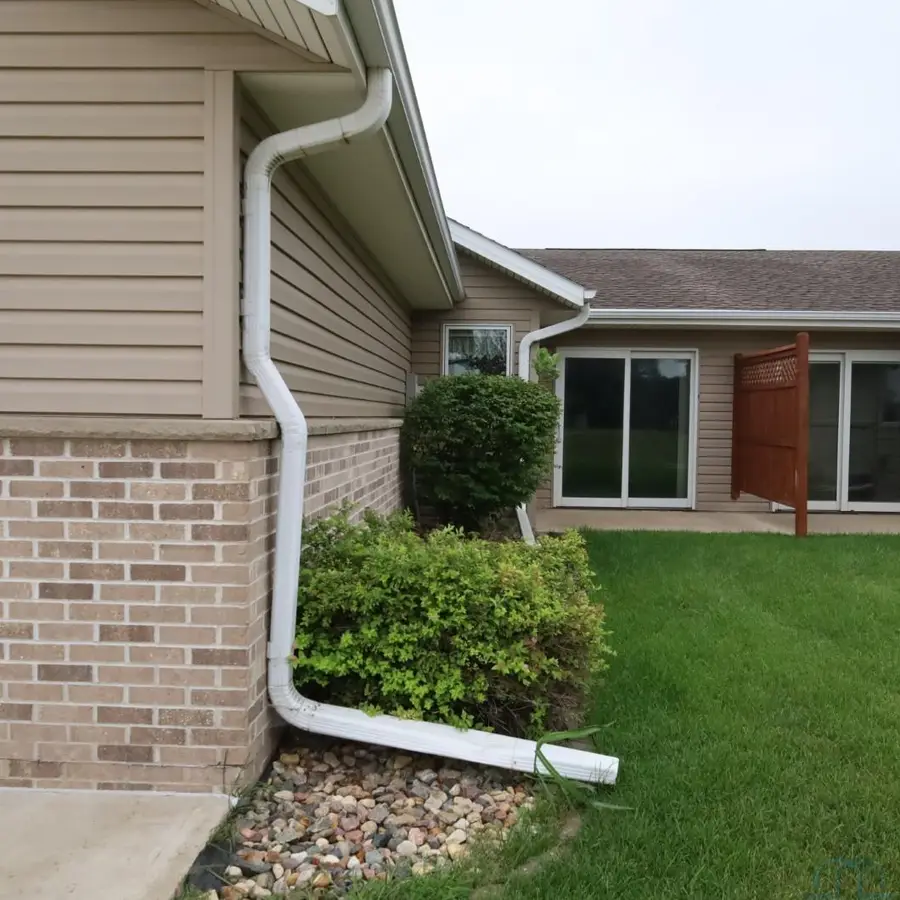 701 S Bradley Street #102, Rock Rapids, IA 51246 - #2