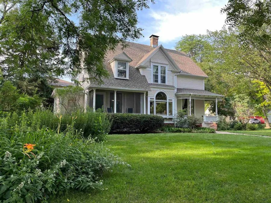 404 Cottage Ave., Vermillion, SD 57069 - #2