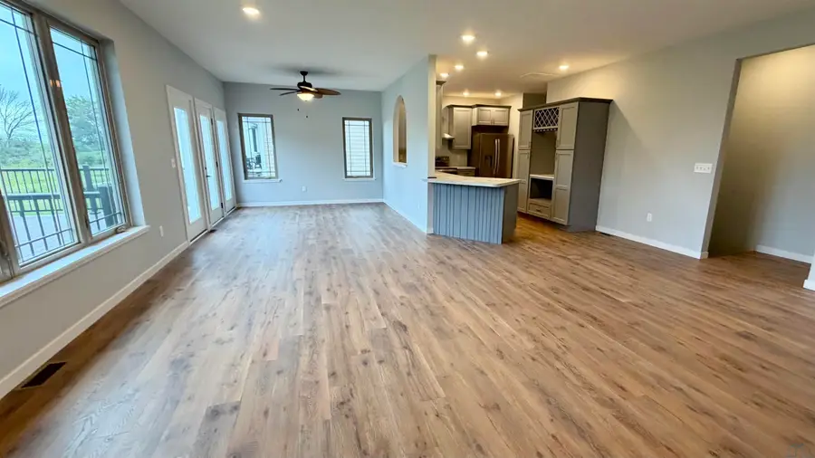 1205 KELVIN RD, Storm Lake, IA 50588 - #3