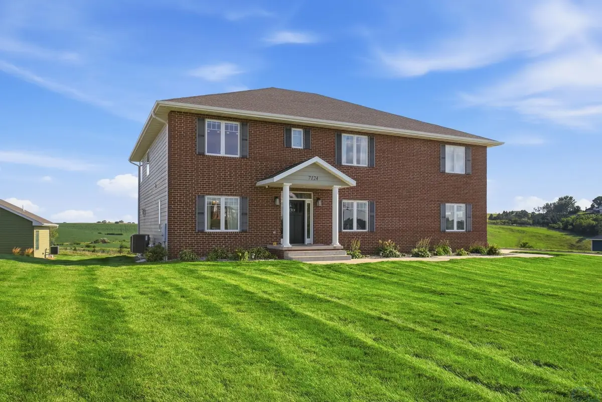7124 Christy Rd, Sioux City, IA 51106 - #1
