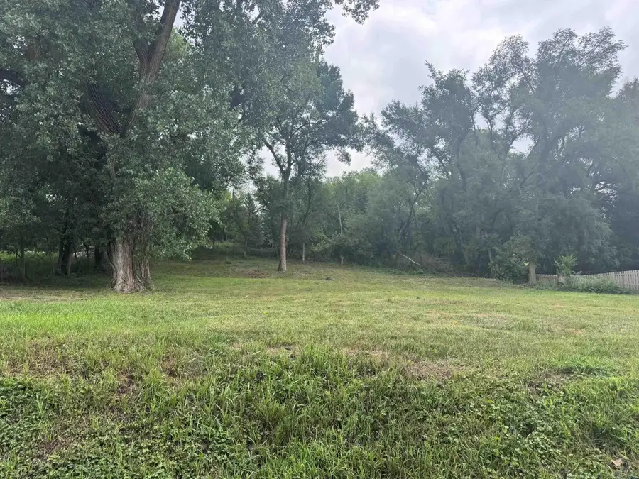 1410 BURTON ST, Sioux City, IA 51103 - #2