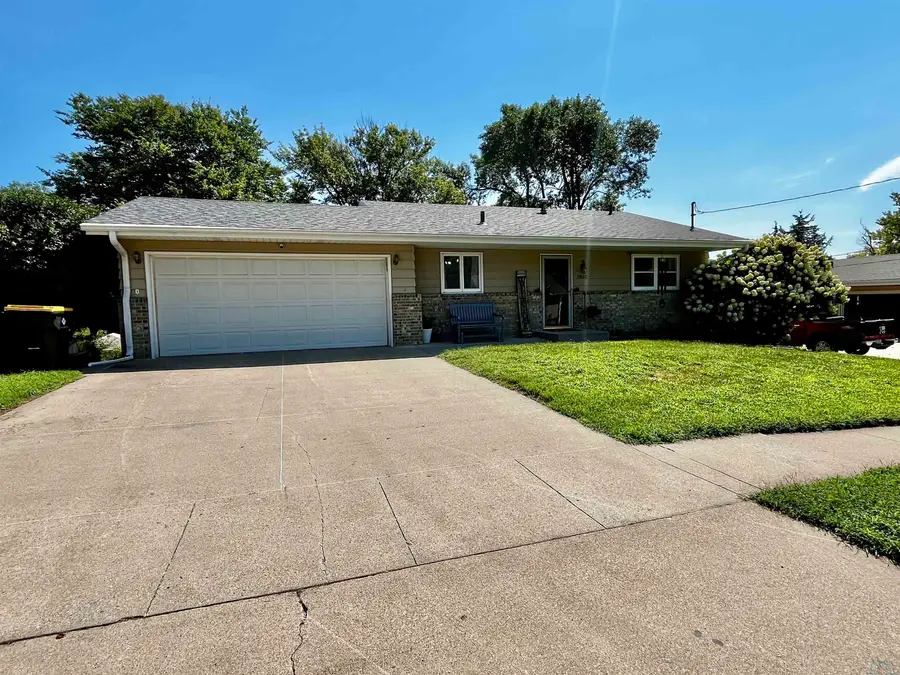 2930 S Cypress St, Sioux City, IA 51106 - #3