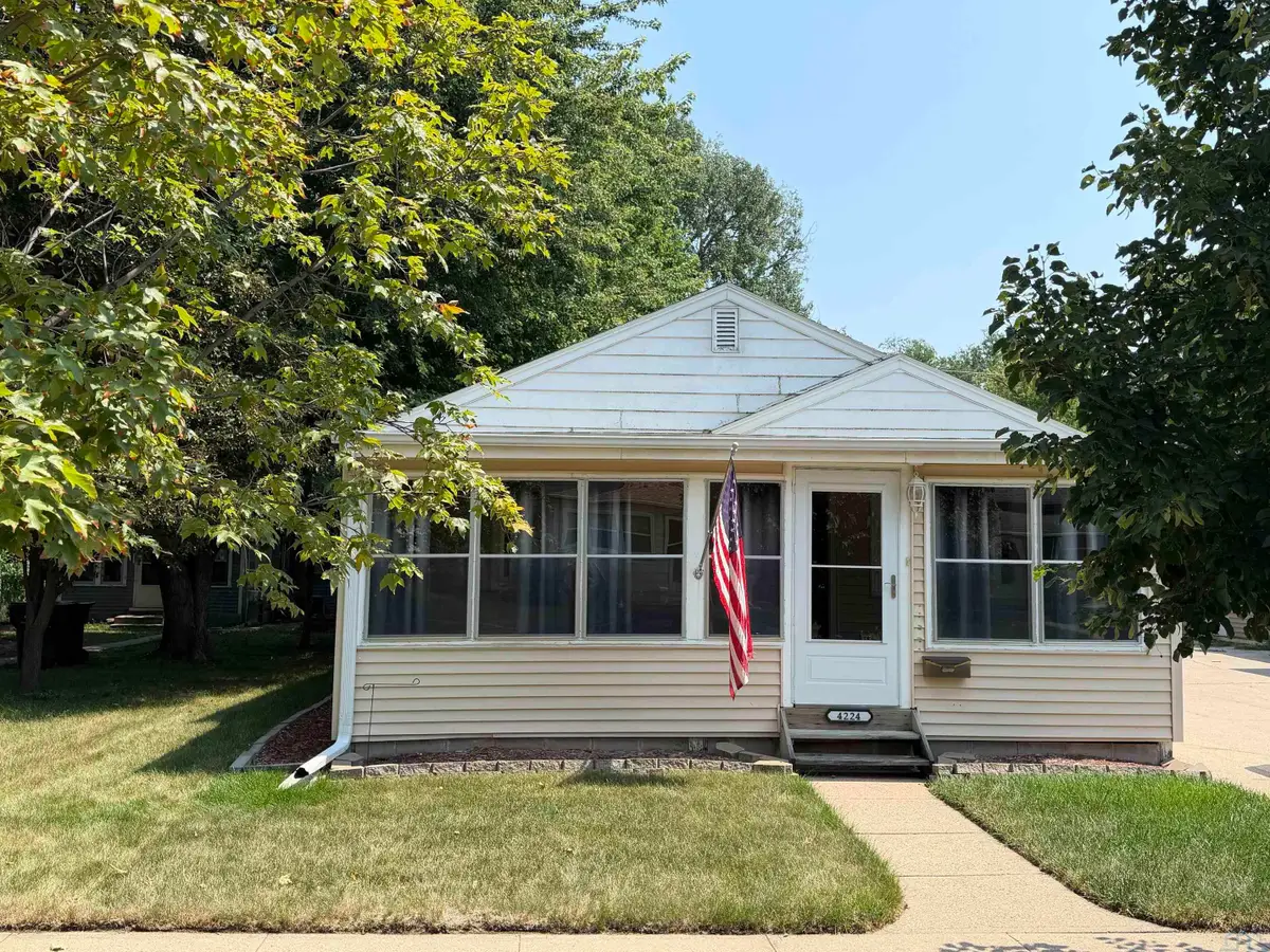 4224 Harrison st, Sioux City, IA 51108 - #1