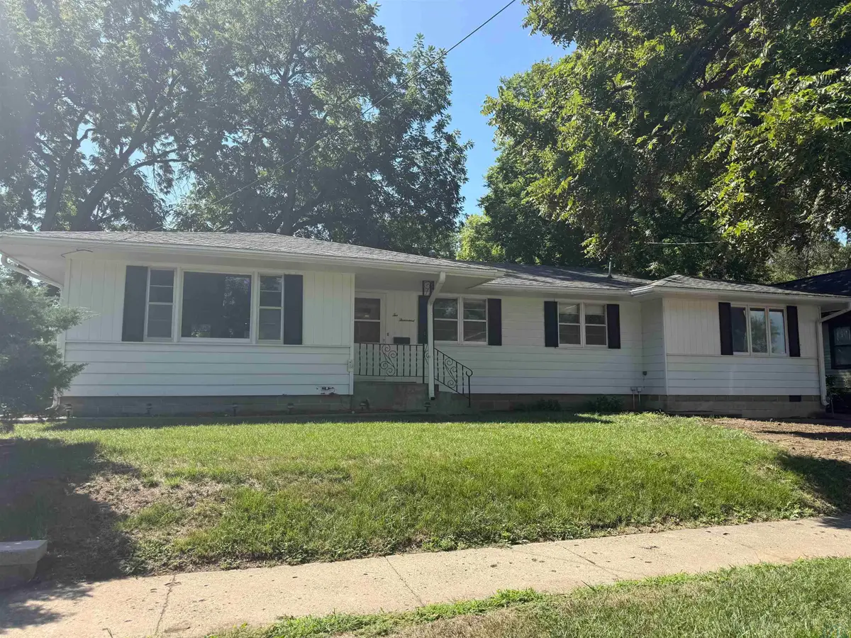 2000 W Horne Ave, Sioux City, IA 51103 - #1