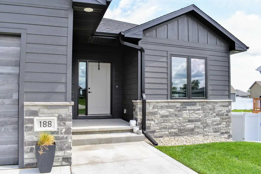 188 N Canterbury, North Sioux City, SD 57049 - #2