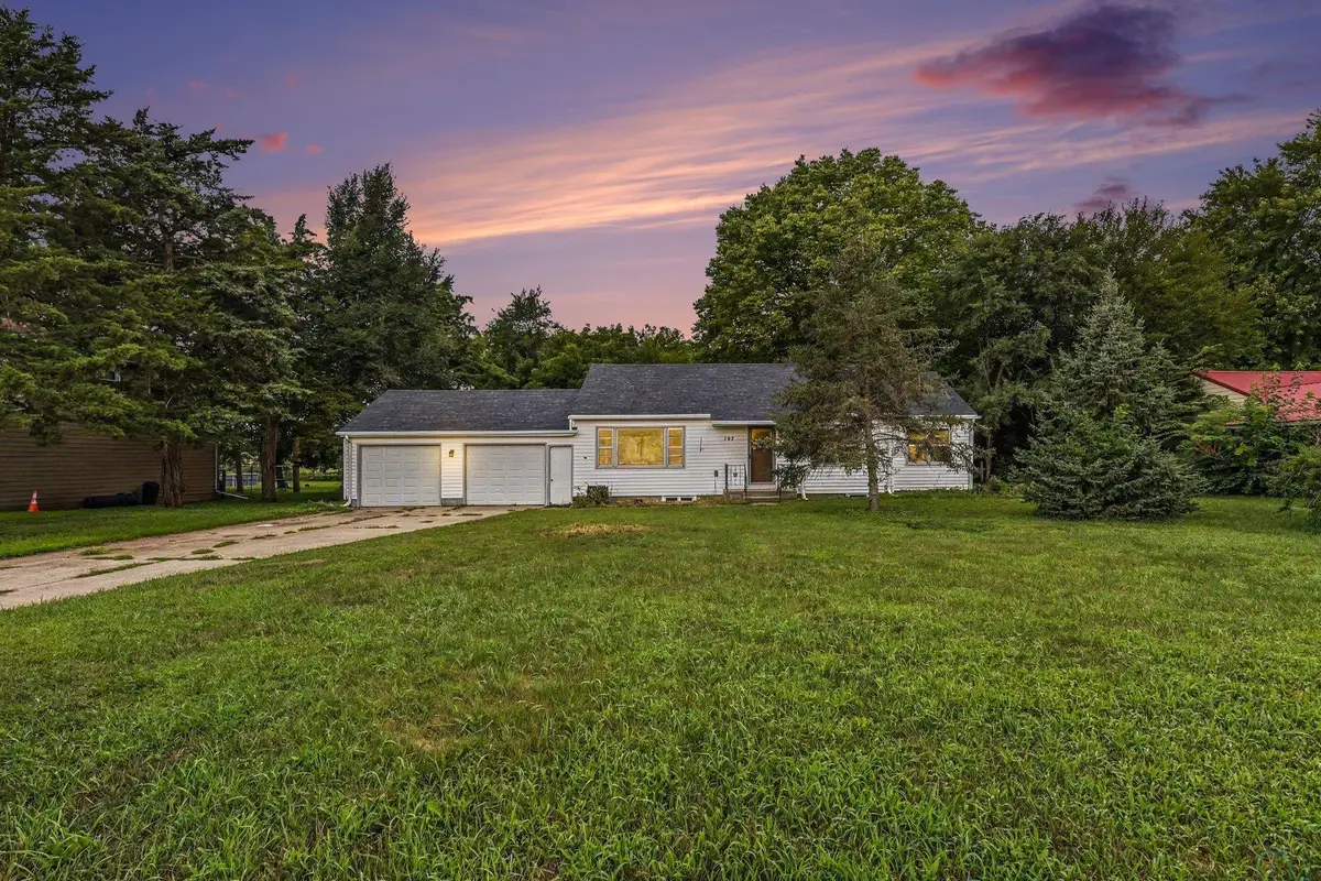 107 S Crawford Rd, Vermillion, SD 57069 - #1