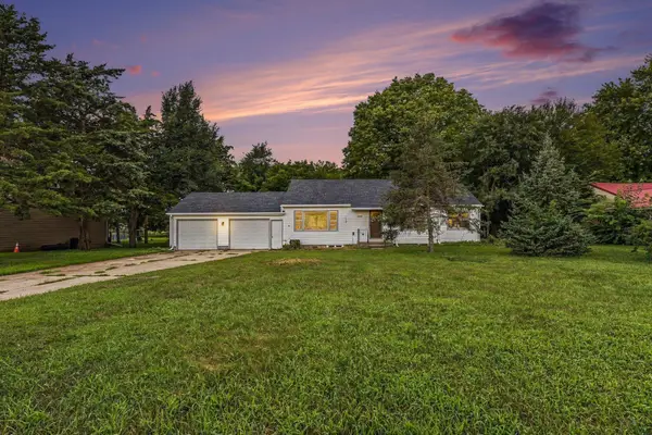 107 S Crawford Rd, Vermillion, SD 57069