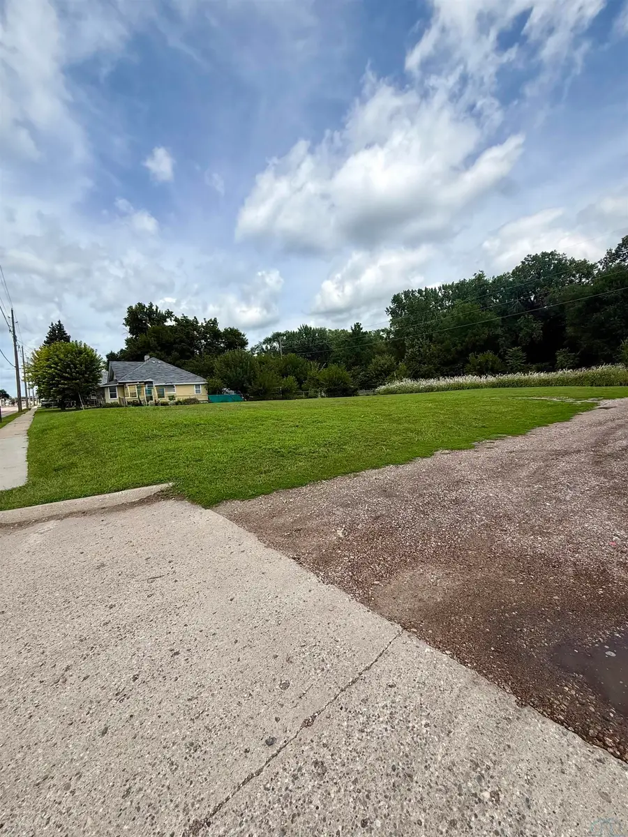 1900 Riverside Blvd, Sioux City, IA 51109 - #3