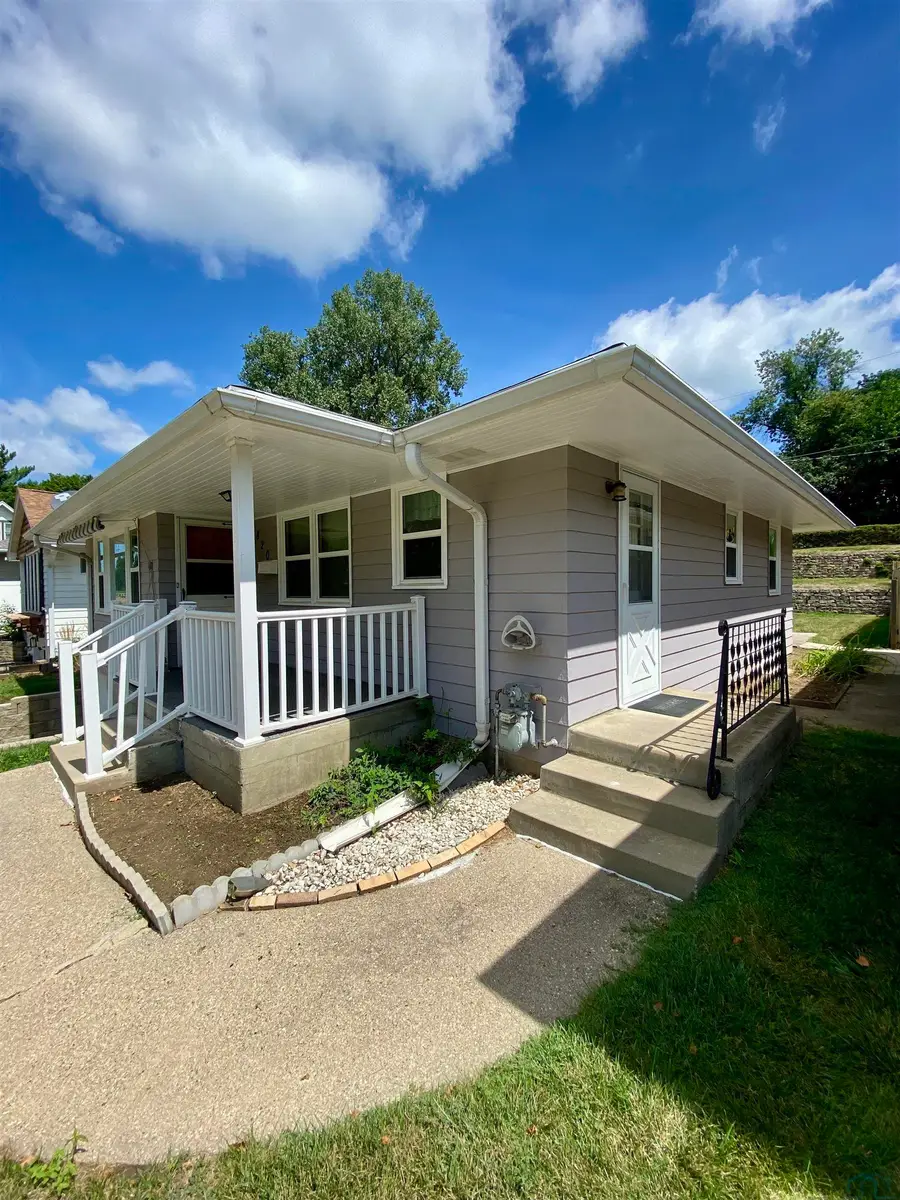 820 S NEWTON ST, Sioux City, IA 51106 - #3