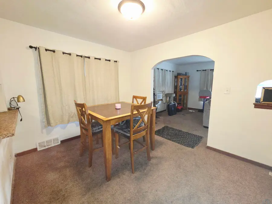 416 S Irene St, Sioux City, IA 51106 - #3