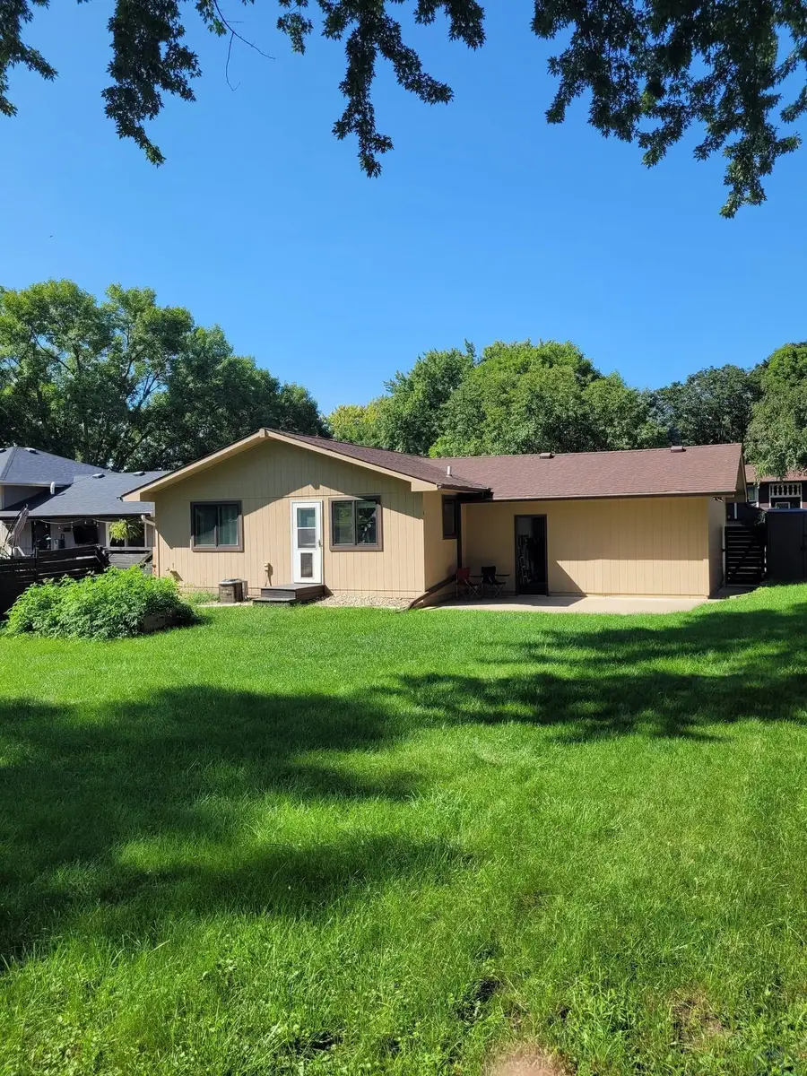 4412 Applewood Avenue, Sioux City, IA 51106 - #2