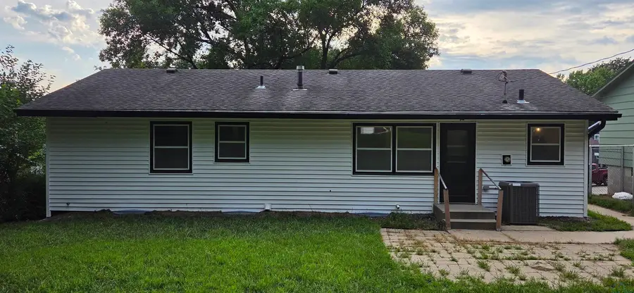 3606 Dupont Street, Sioux City, IA 51104 - #2