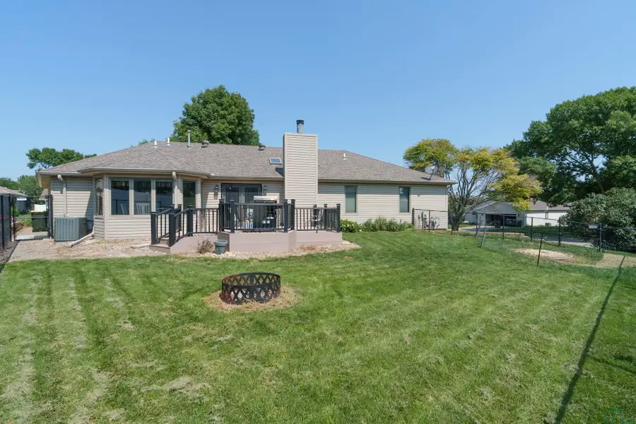 4850 MEADOW LARK LN, Sioux City, IA 51106 - #3