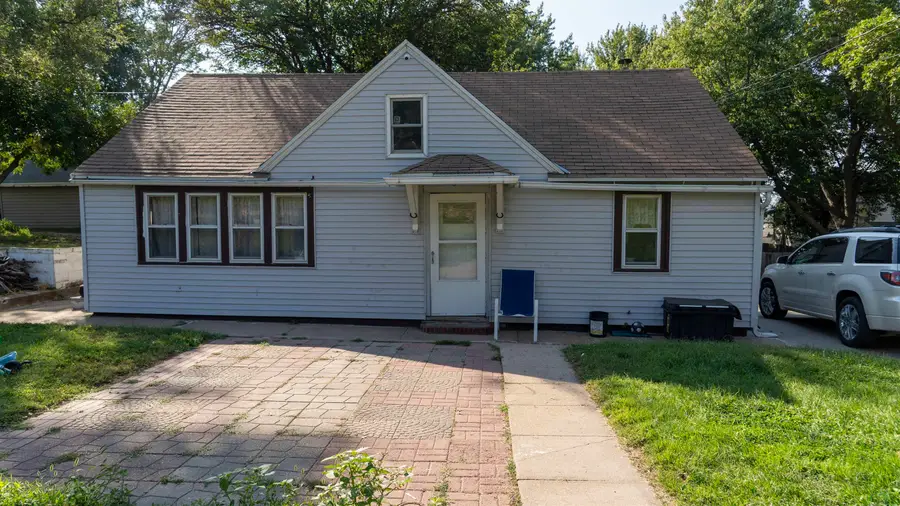 1513 S FAIRMOUNT ST, Sioux City, IA 51106 - #2