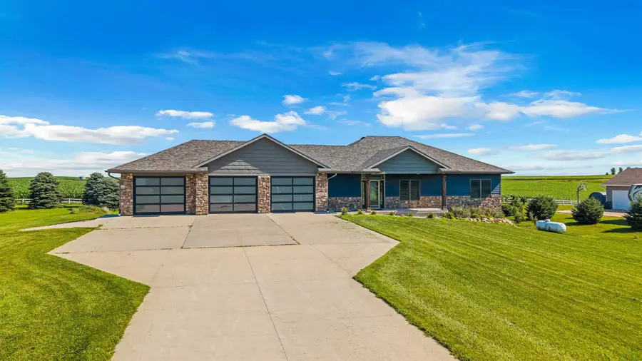 1862 135TH ST, Larchwood, IA 51241 - #2