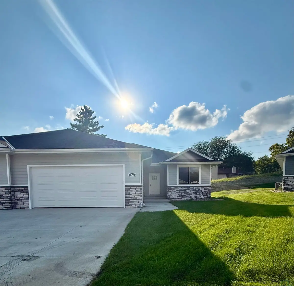 3423 Lafayette Ct, Sioux City, IA 51104 - #1